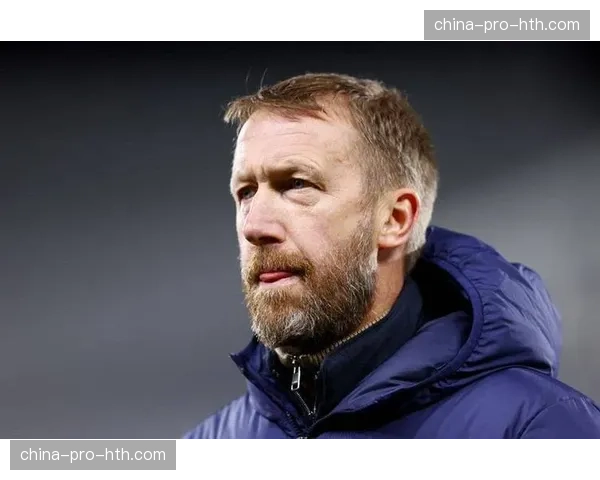 传言:西汉姆联考虑邀请前切尔西主帅波特接替莫耶斯。 传言:西汉姆联考虑邀请前切尔西主帅波特接替莫耶斯。