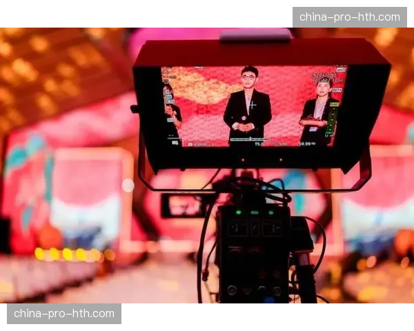 转播花絮：格拉纳达主场首次测试“智能跟焦”系统，自动锁定持球球员并模拟电影景深效果