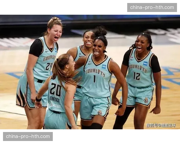 芝加哥天空队宣布,后卫朱莉·阿洛曼因个人原因无限期离队 芝加哥天空队宣布,后卫朱莉·阿洛曼因个人原因无限期离队